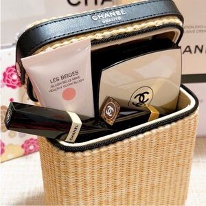 Chanel Limited Edition Les Beiges Healthy Glow Summer Essentials Set